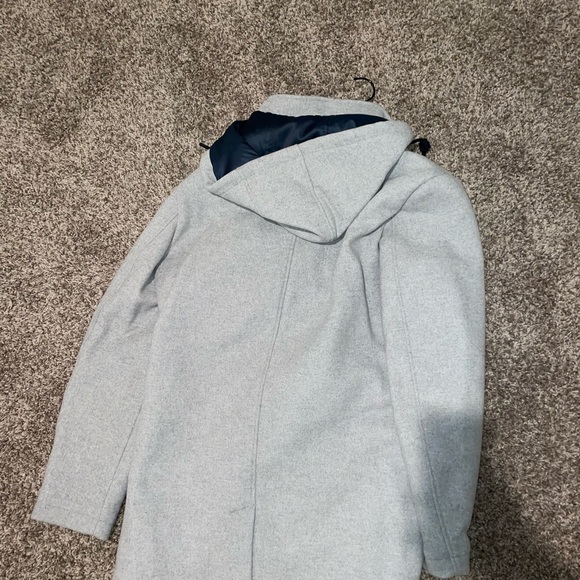 Guess grey trench coat jacket has stain - Picture 4 of 4